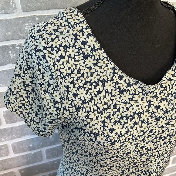 Vintage • Design by Pat Argenti • 100% Pure Silk Dress • Women’s size 6 petite - Picture 2 of 7